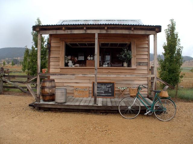 Roadside gin stall at Shene Estate - Open on Sundays