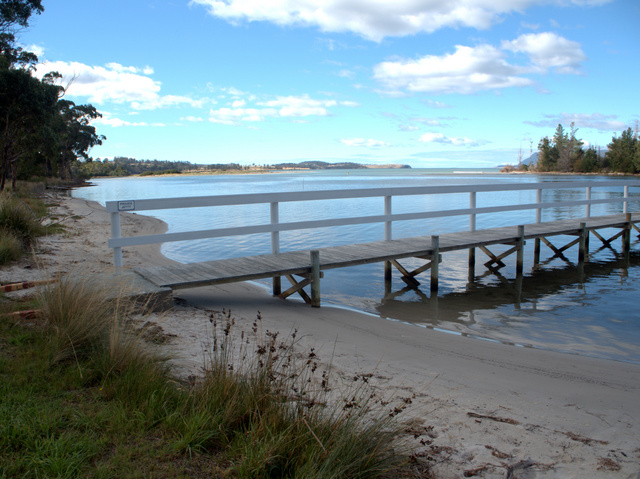 A jetty on the Prosser River at Orford